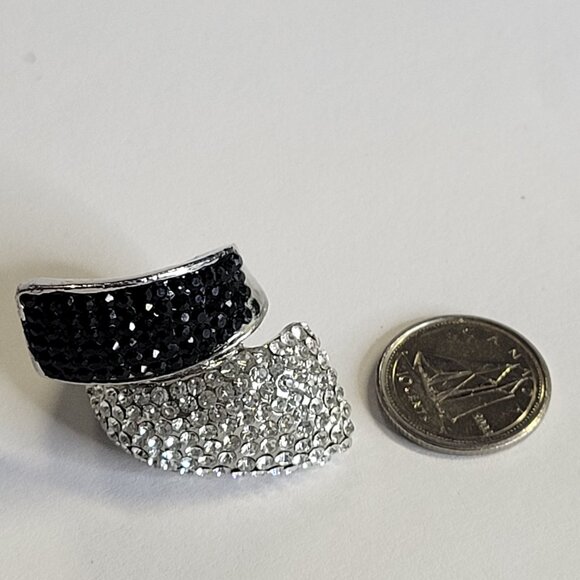 Huge Black and Silver Crystal Fashion Cocktail Ring - Size 5 - Picture 8 of 11